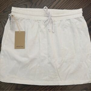 Wilfred Free Aritzia White Afternoon Mini Skirt NWT Small